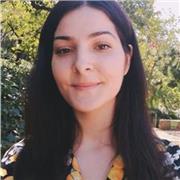 Dottoranda impartisce lezioni online per aiuto compiti